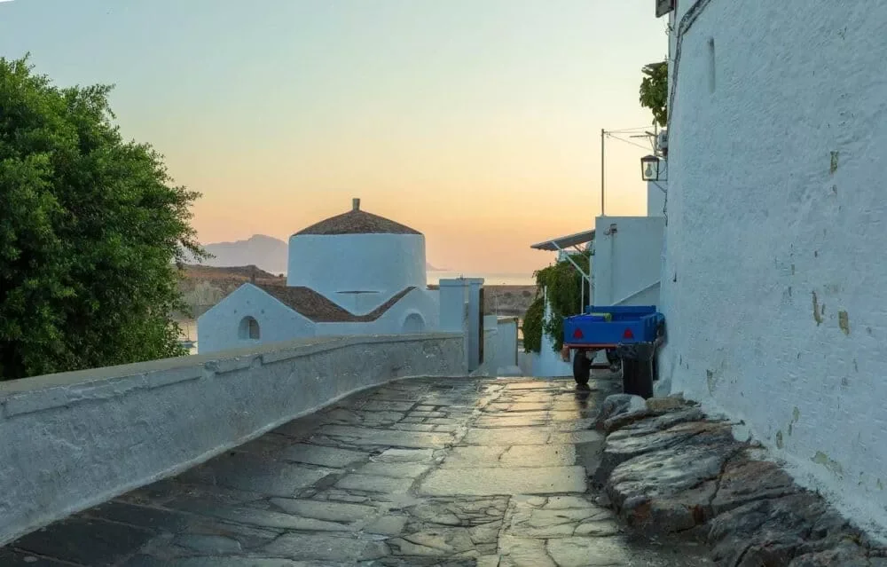 Trip-photography-white-washed-village-street-lyndos-at-dawn Trip-photography-white-washed-village-street-lyndos-at-dawn